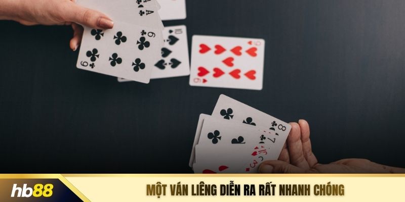 Một ván Liêng diễn ra rất nhanh chóng